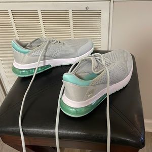 Avia O2 Air memory foam sneakers